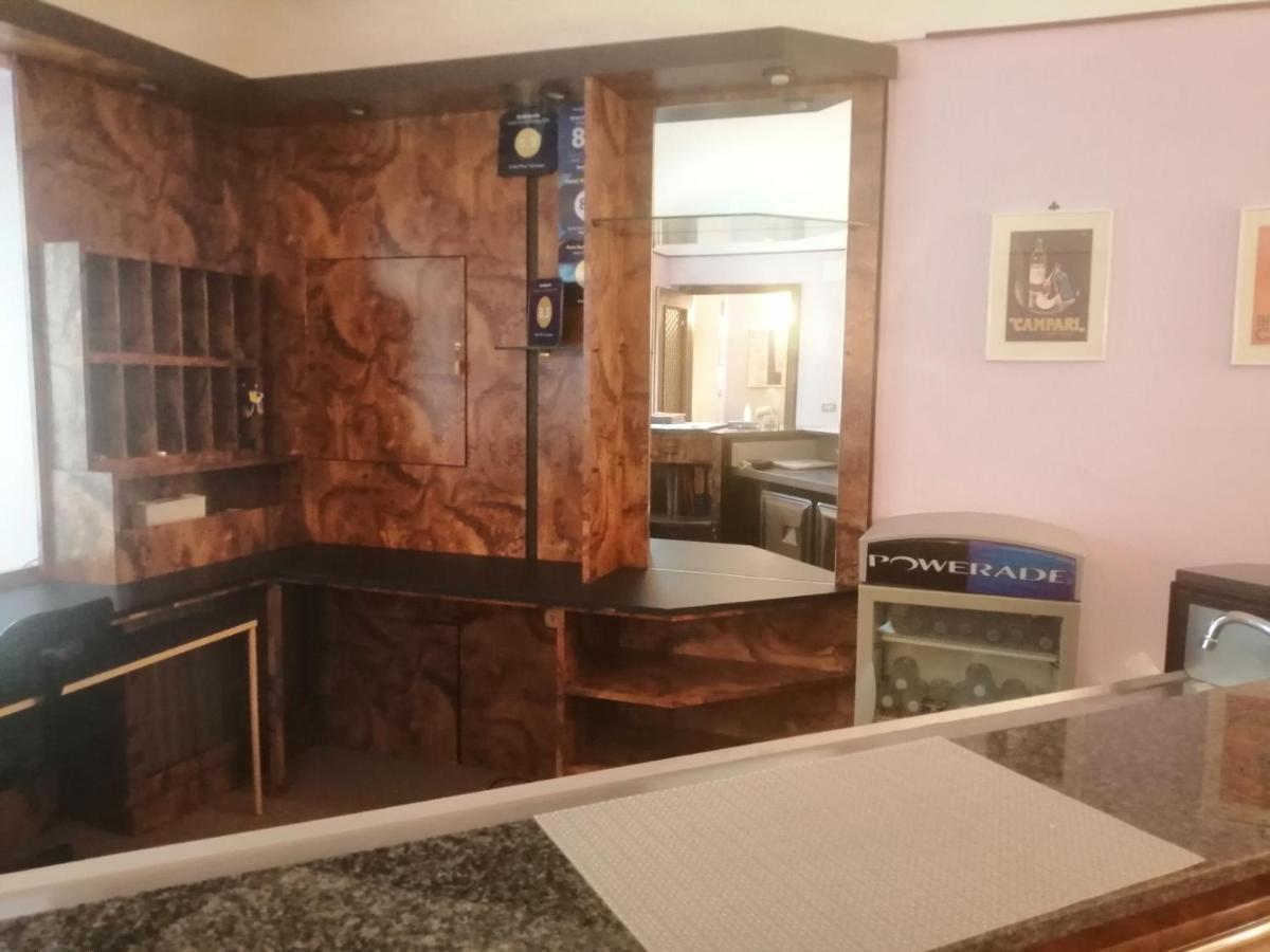 Hotel Pino Torinese エクステリア 写真