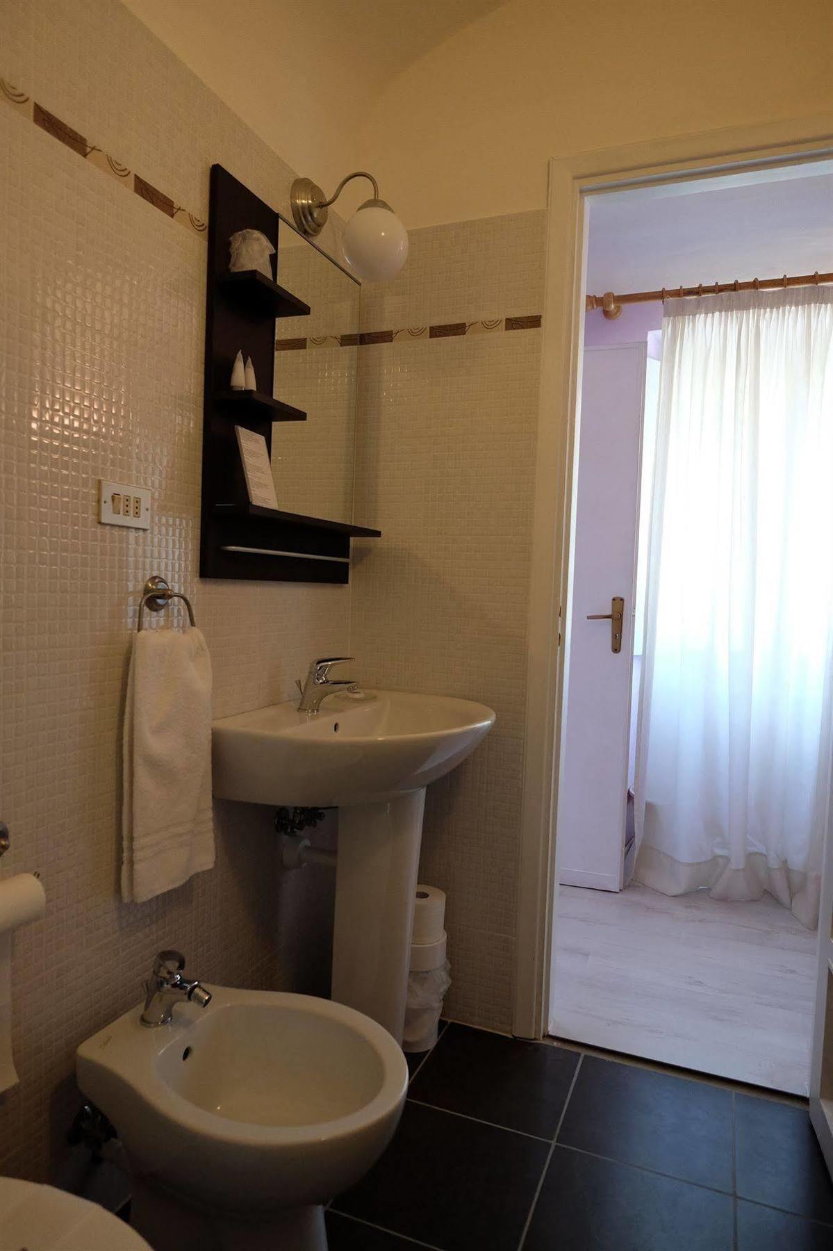 Hotel Pino Torinese エクステリア 写真
